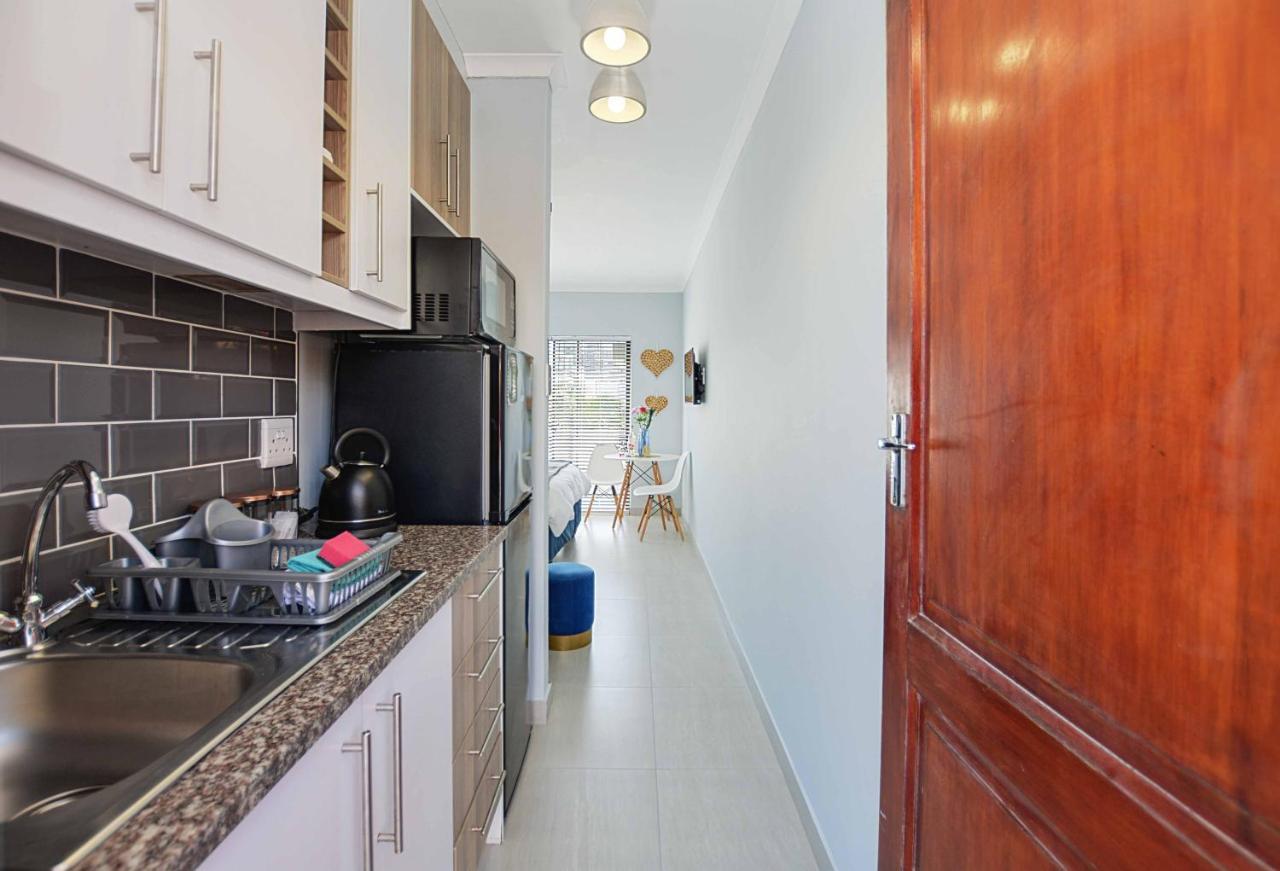 Sea Breeze Apartments Bloubergstrand Esterno foto