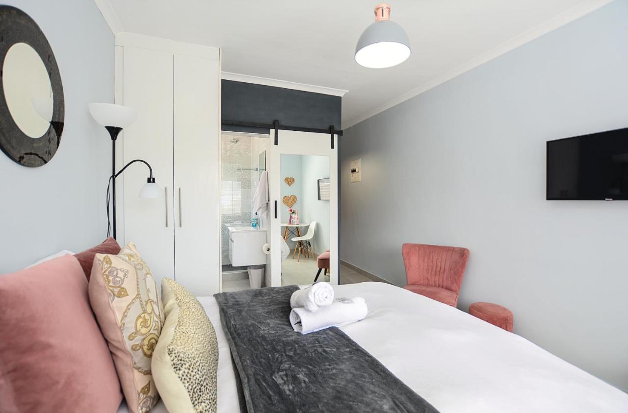 Sea Breeze Apartments Bloubergstrand Esterno foto